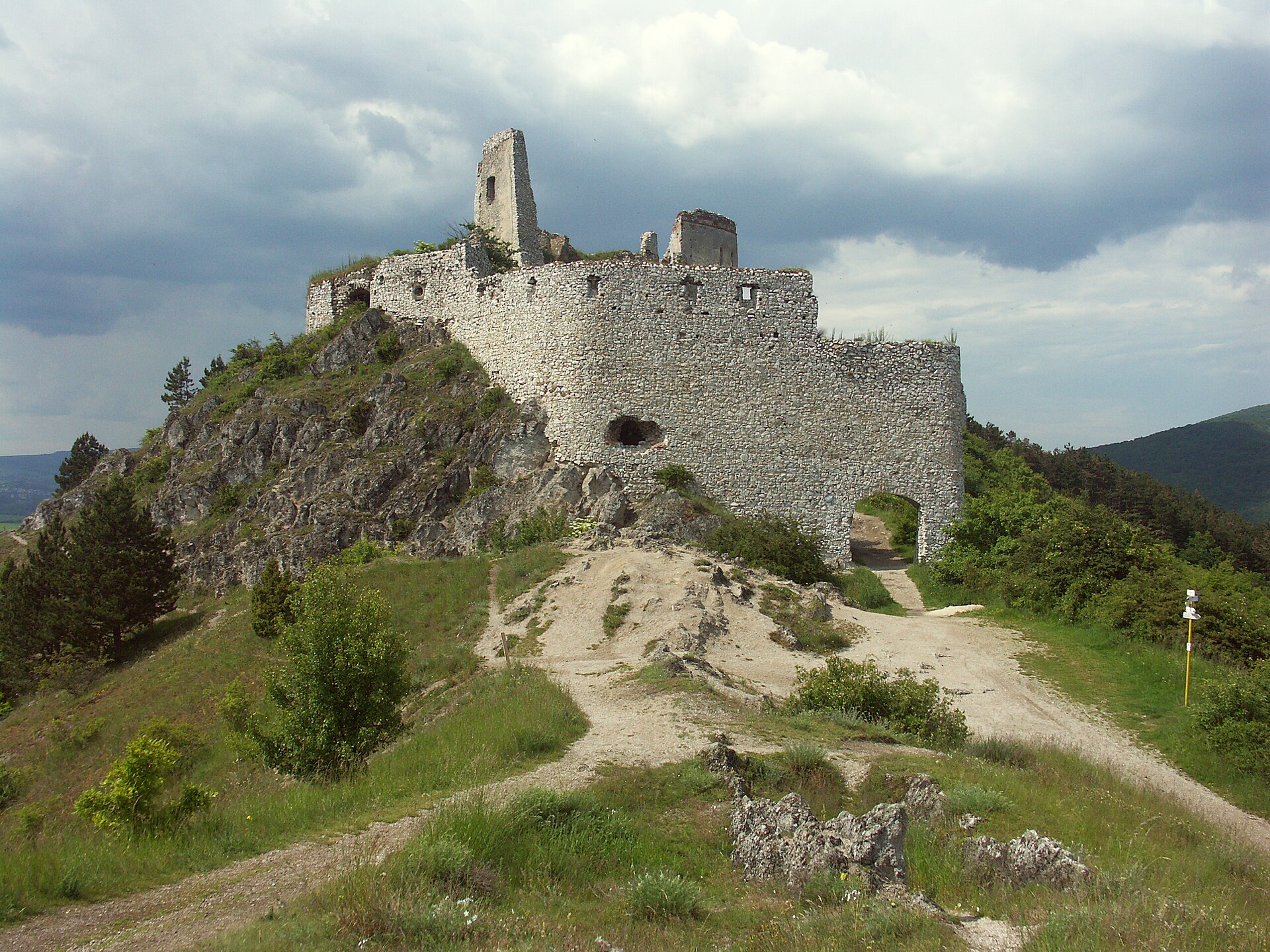 Bár nem fürdött vérben, a szolgálóit azért kínozta Báthory Erzsébet