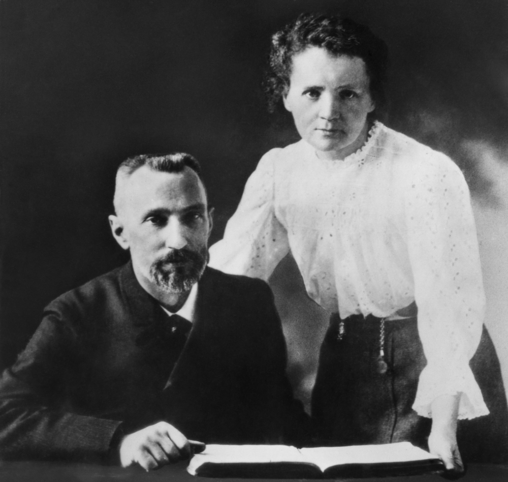 Marie Curie holtteste és jegyzetei még évtizedekkel a halála után is sugároztak