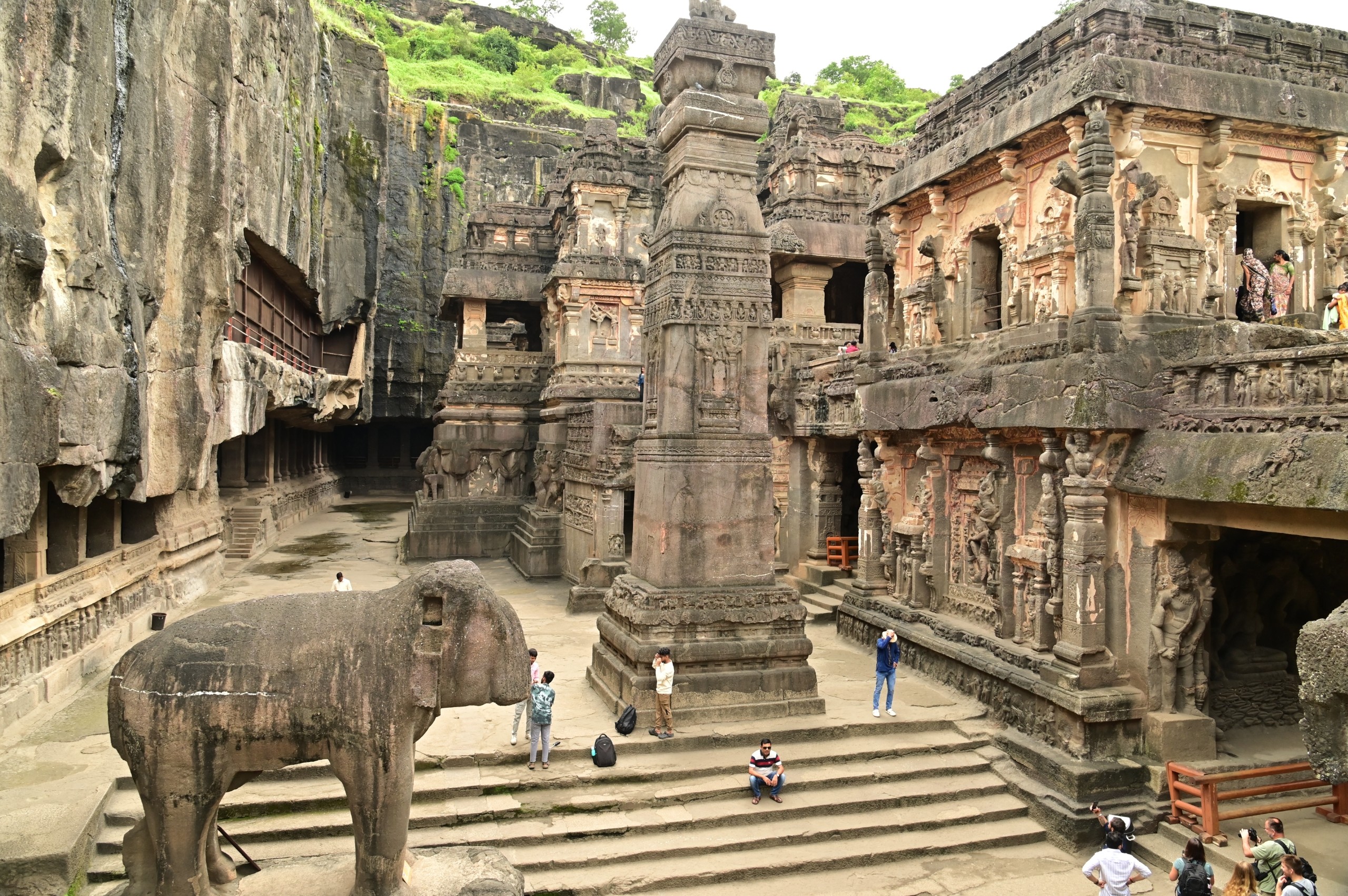 Egyetlen sziklatömbből készült India lenyűgöző temploma