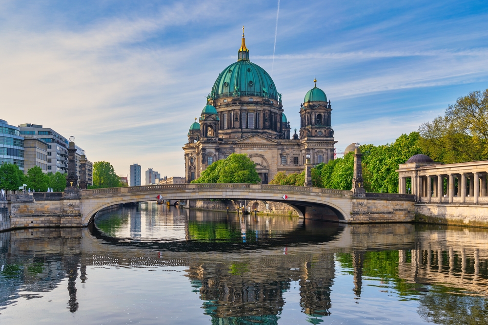 Noppasin Wongchum/Shutterstock